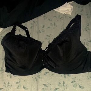 Frederick’s of Hollywood, 38 D Elegant Black Lace Bra, Preloved Black